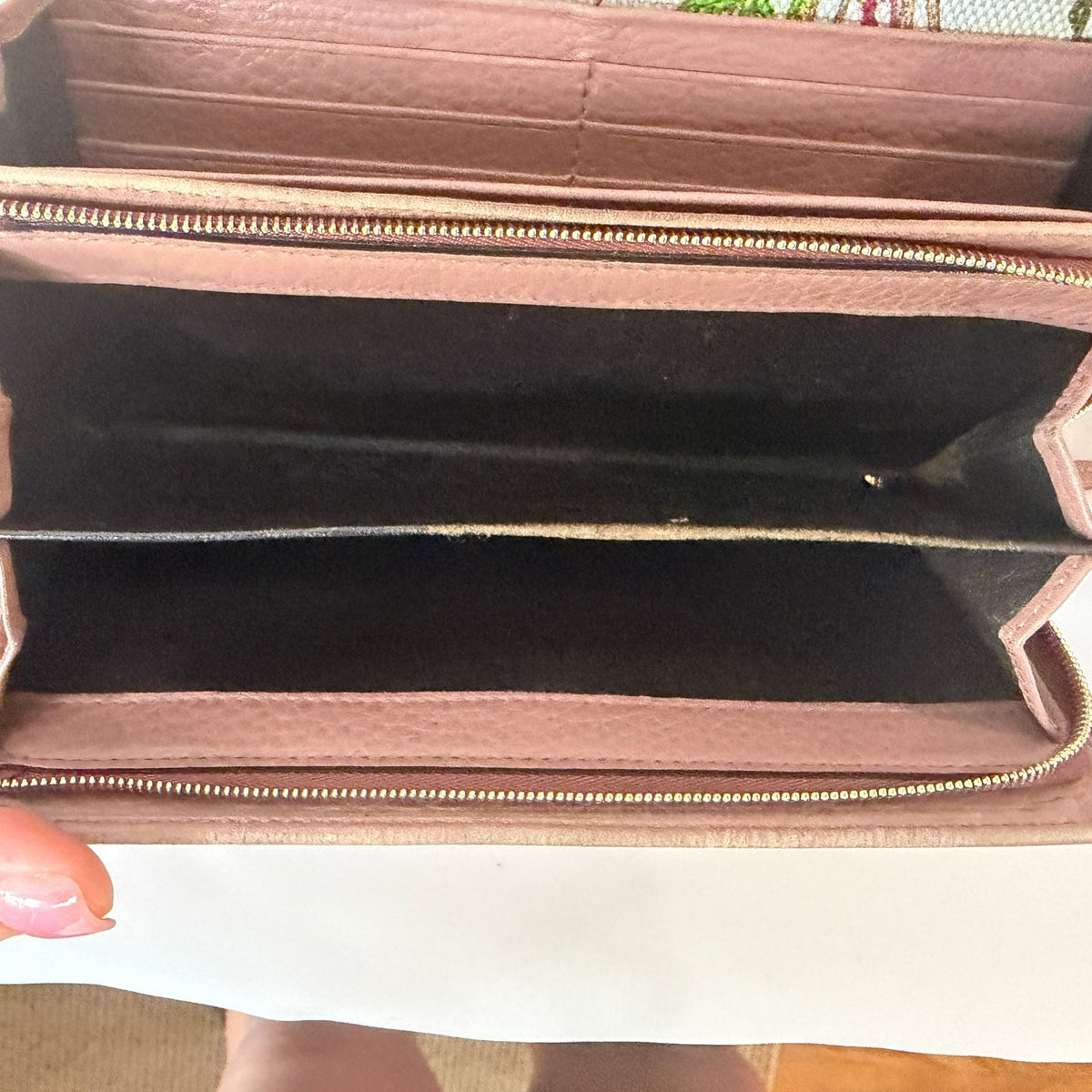 Gucci Floral-Center Wallet — Designer Leather Goods - Vale & Row