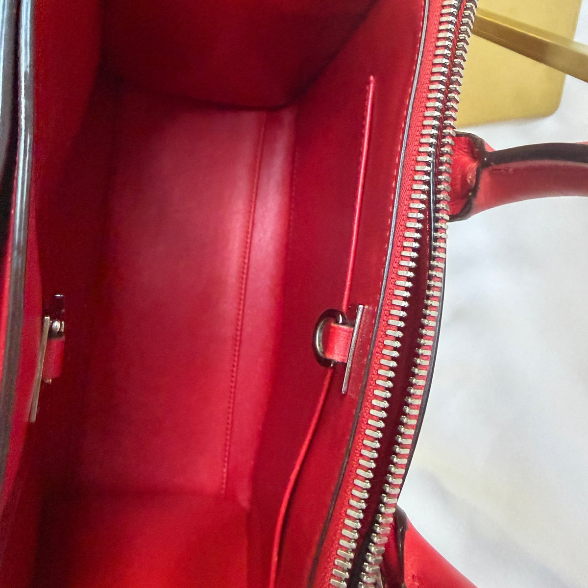 Louis Vuitton City Steamer MM handbag Red MM - Vale & Row