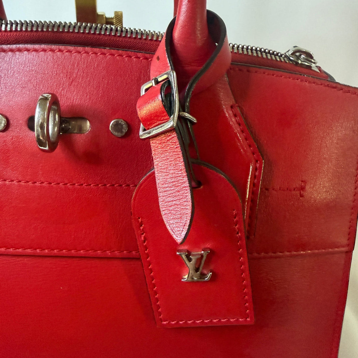 Louis Vuitton City Steamer MM handbag Red MM - Vale & Row