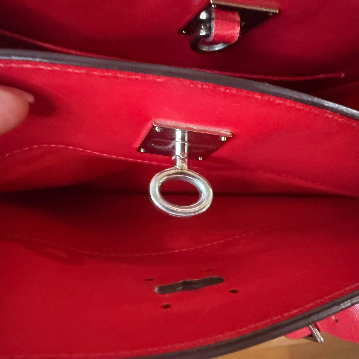 Louis Vuitton City Steamer MM handbag Red MM - Vale & Row